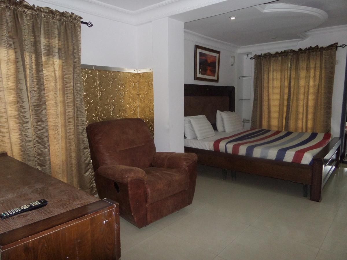 Theodawn Hotels @ Suite 29 Ikeja Dış mekan fotoğraf