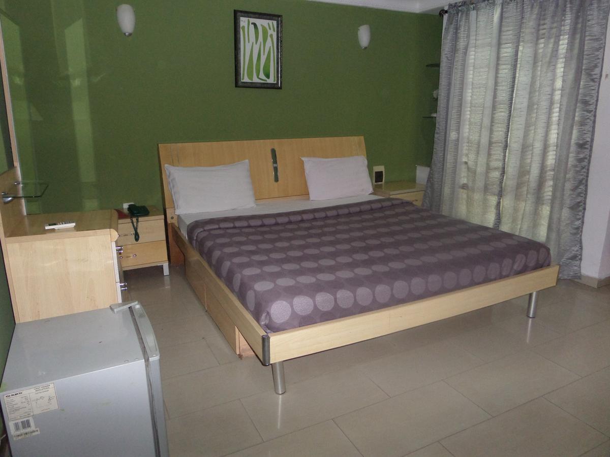 Theodawn Hotels @ Suite 29 Ikeja Dış mekan fotoğraf