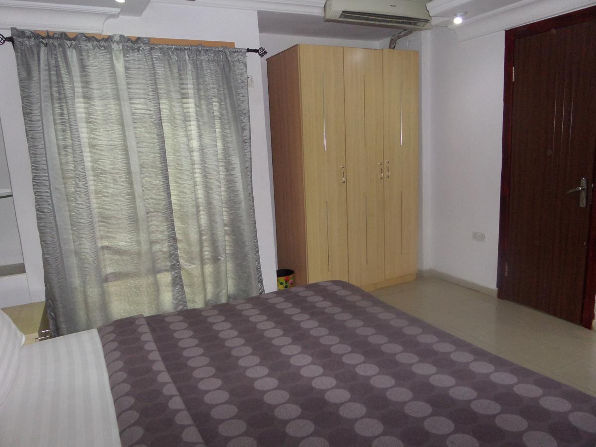 Theodawn Hotels @ Suite 29 Ikeja Dış mekan fotoğraf