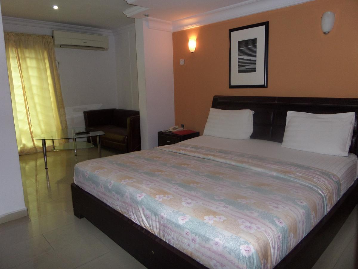 Theodawn Hotels @ Suite 29 Ikeja Dış mekan fotoğraf
