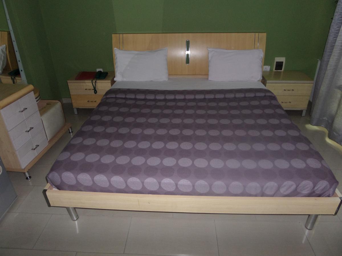 Theodawn Hotels @ Suite 29 Ikeja Dış mekan fotoğraf