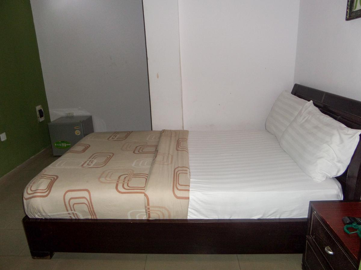 Theodawn Hotels @ Suite 29 Ikeja Dış mekan fotoğraf