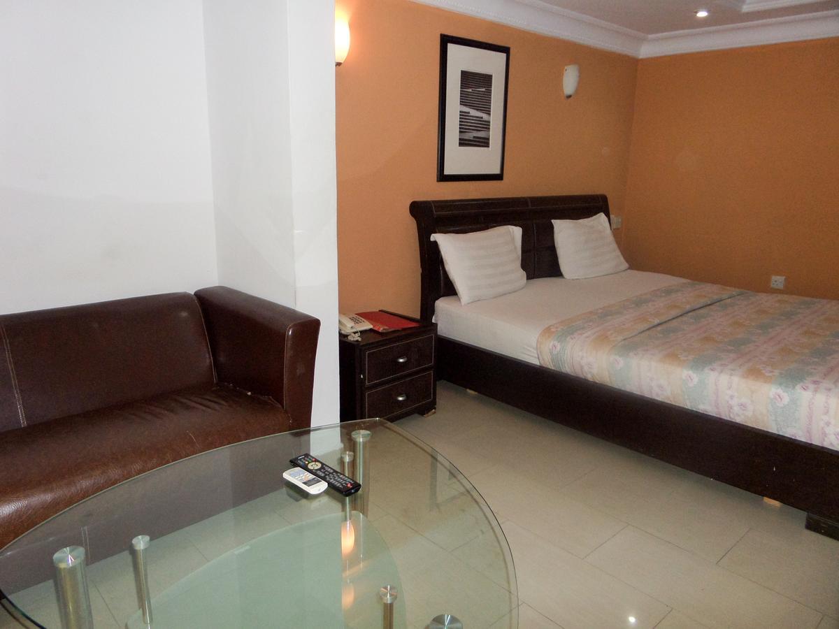 Theodawn Hotels @ Suite 29 Ikeja Dış mekan fotoğraf