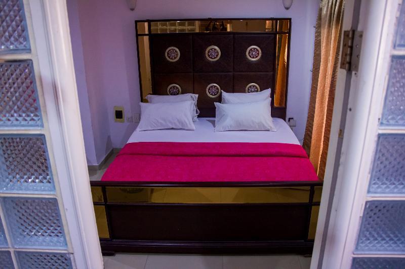 Theodawn Hotels @ Suite 29 Ikeja Dış mekan fotoğraf