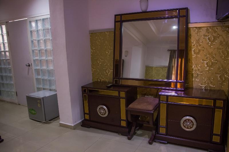 Theodawn Hotels @ Suite 29 Ikeja Dış mekan fotoğraf