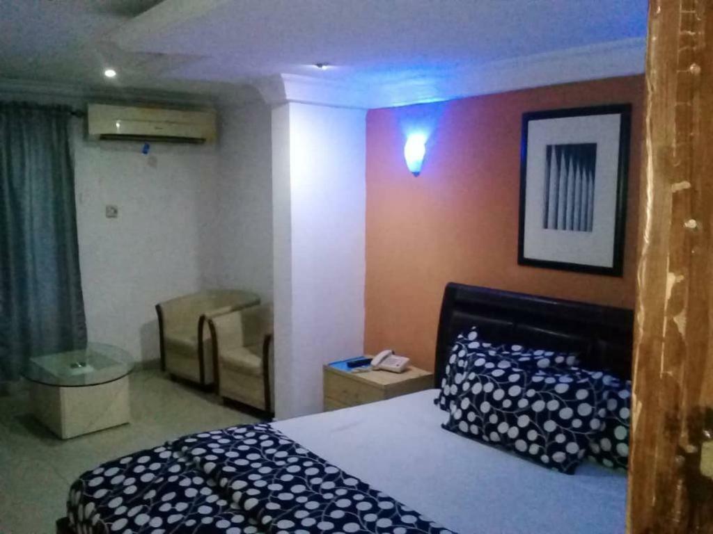 Theodawn Hotels @ Suite 29 Ikeja Dış mekan fotoğraf
